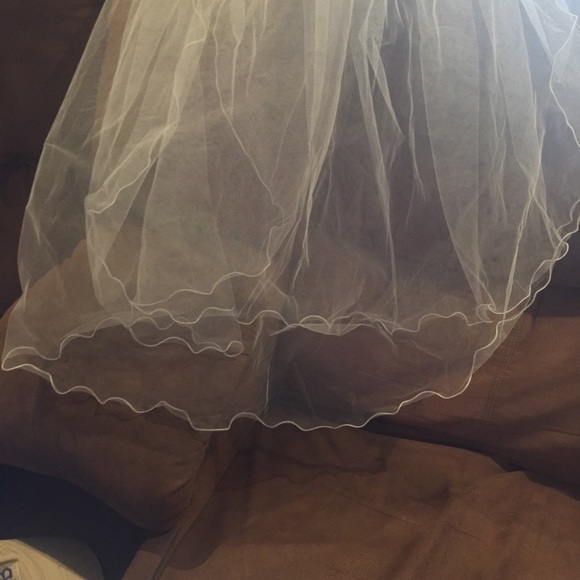 David’s Bridal Wedding Dress W Bustle - Picture 7 of 8